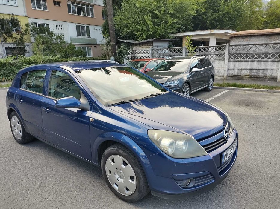 Opel Astra H Hatchback