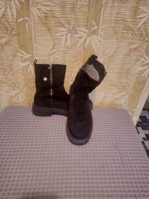 Продам зимние сапоги