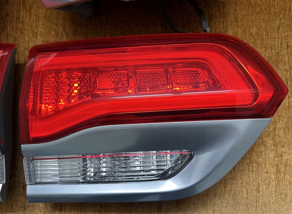 Stopuri / Triple Jeep Grand Cherokee WK2 Facelift