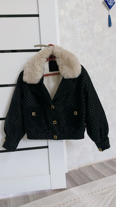 Продам  вещи в идеал состоянии