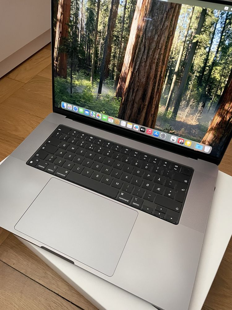 MacBook Pro 16’ M1 Pro 16RAM 512 SSD