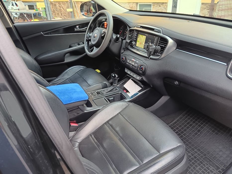 Autoturism KIA Sorento
