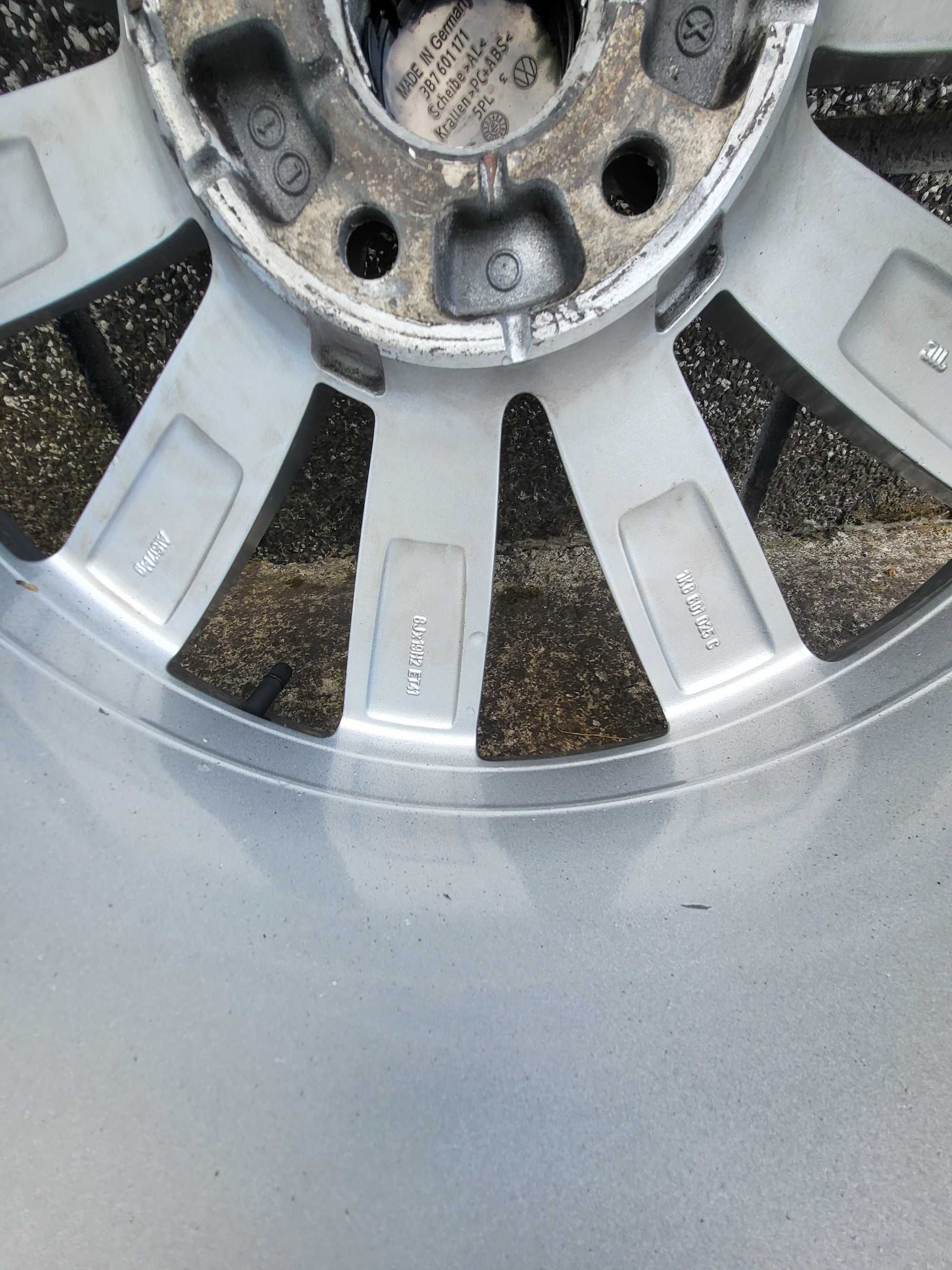 Джанти с нови гуми 215/35 R19