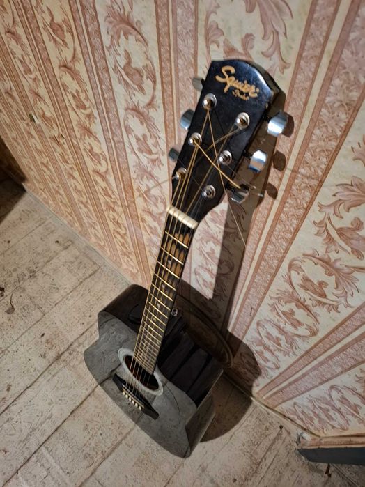 Акустична китара Squier by Fender