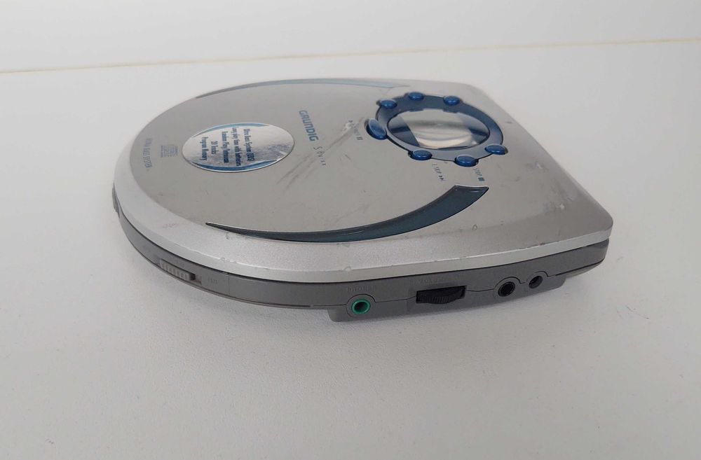Cd player portabil, vechi, Grundig