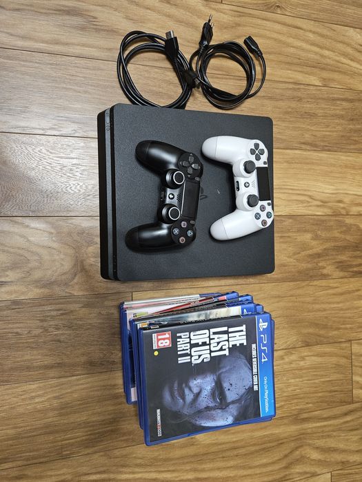 PlayStation 4 slim