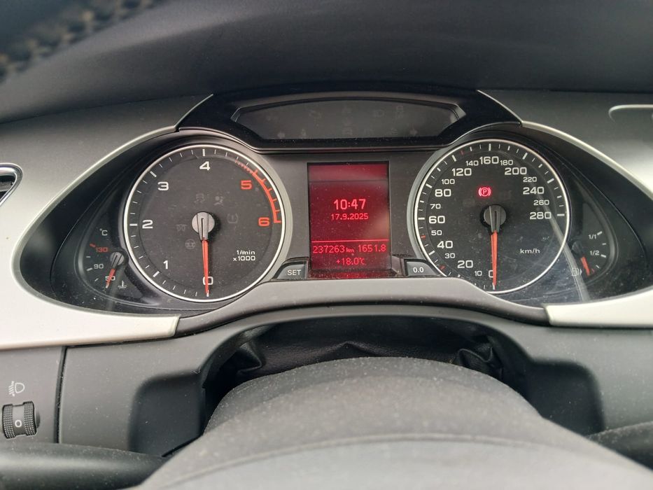 Vând Audi A4 B8 2010 euro 5