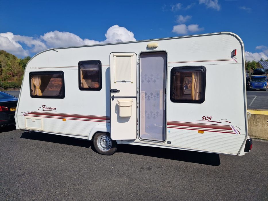 Rulota Elddis firestorm 4 5 locuri persoane