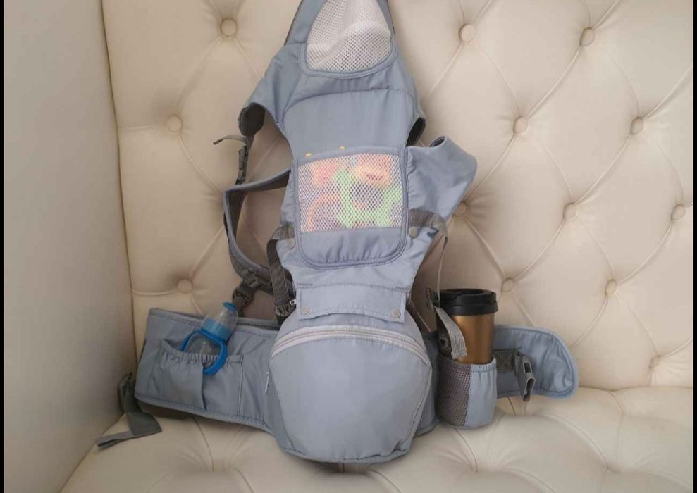 Продам новый эрго-рюкзак с хипситом (3 в 1)
Цвет: голубой.

Малыш в нё