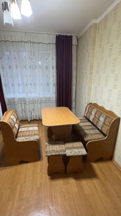 Стол кухонный с диваном