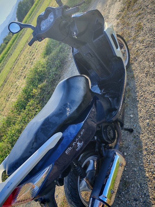 Scooter Peugeot 125 cm an 2009 in stare excelenta