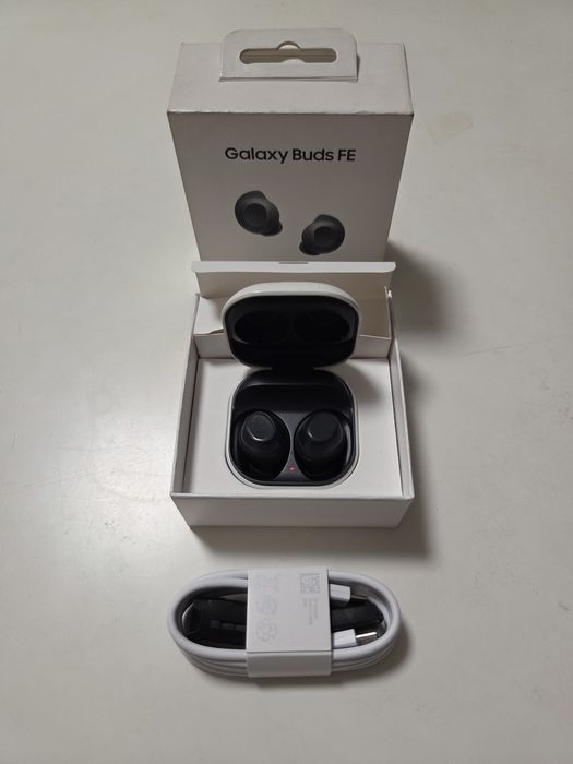 Наушники Samsung Galaxy Buds FE серый