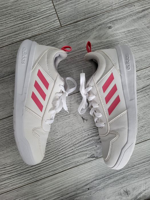 Adidasi ADIDAS, nr. 36