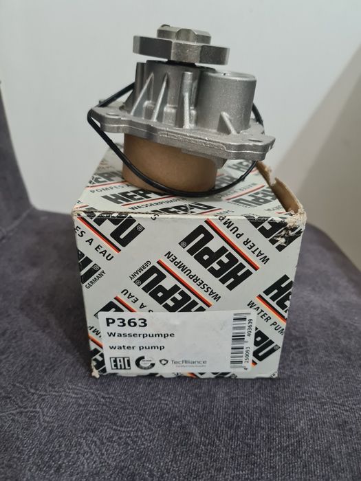 Pompa de apă NOUA Opel Astra H 2006-2014