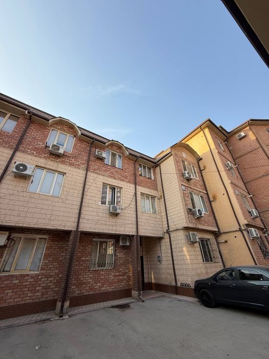 Срочно прадайутса квартера буз бозор