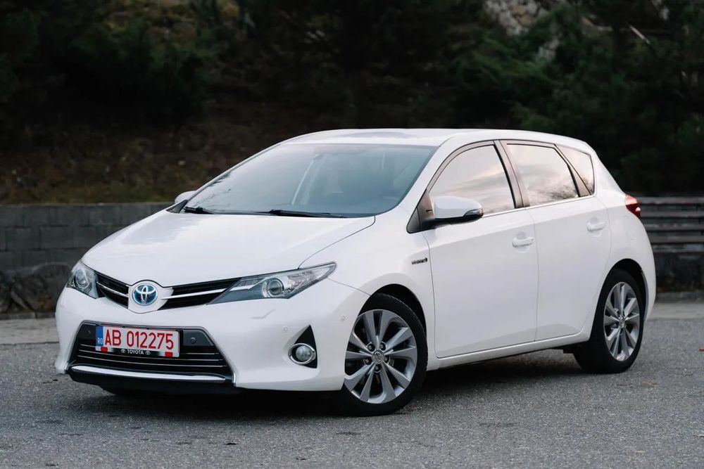 Toyota Auris 1.8 Hybrid Lounge | Top Dotări | Xenon AFS | Smart-Key