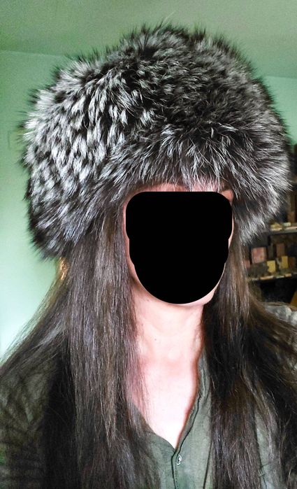 Caciula noua din blana naturală de vulpe neagră realizată in Italia