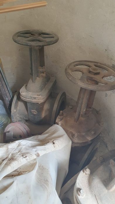 задвижки продам новые