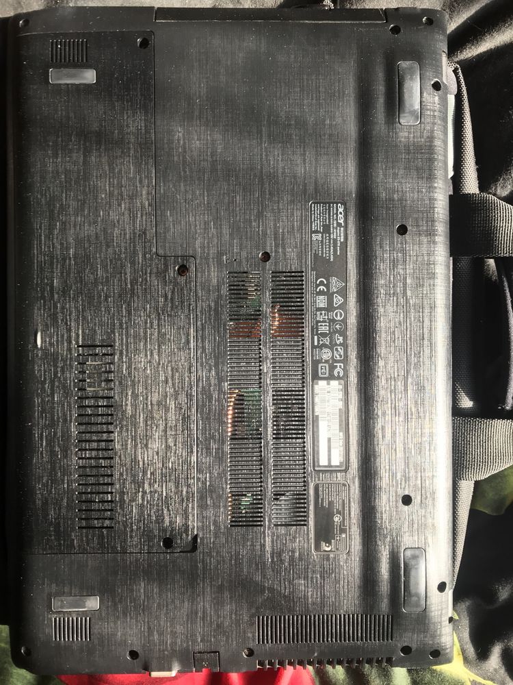 Ноутбук Acer Aspire E15 E5-576G-50UC