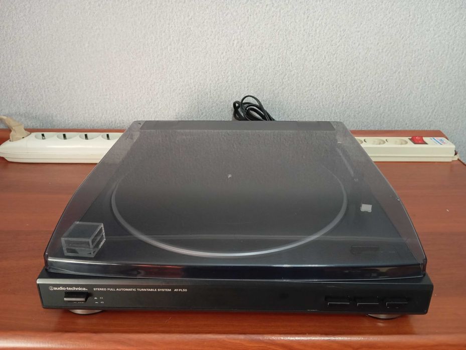Продам проигрыватель винил дисков AUDIO-TECHNICA.