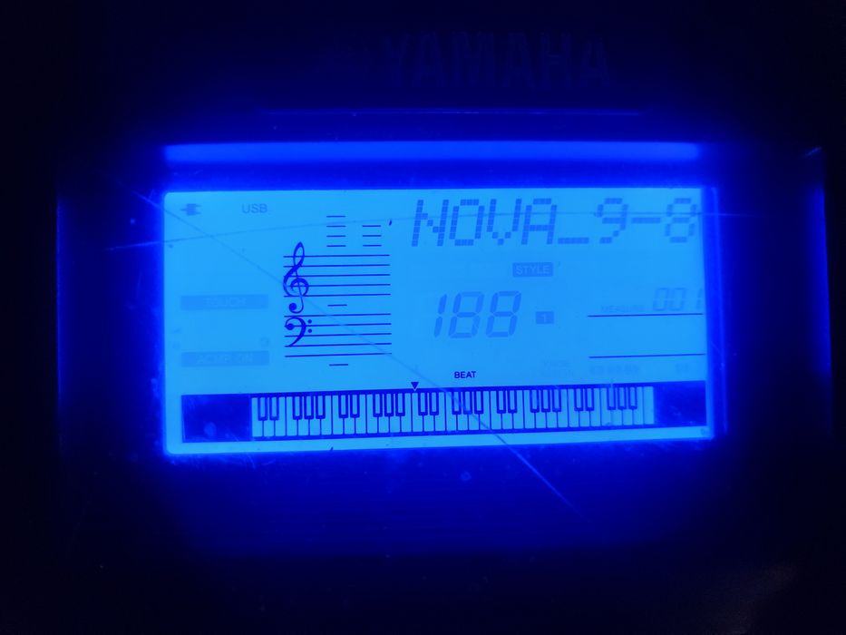 Yamaha psr e433 заредена