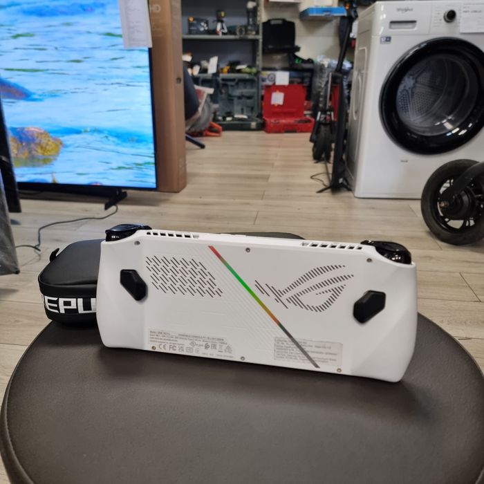 Amanet F28: Consola Asus Rog ALLY ( 2023 )