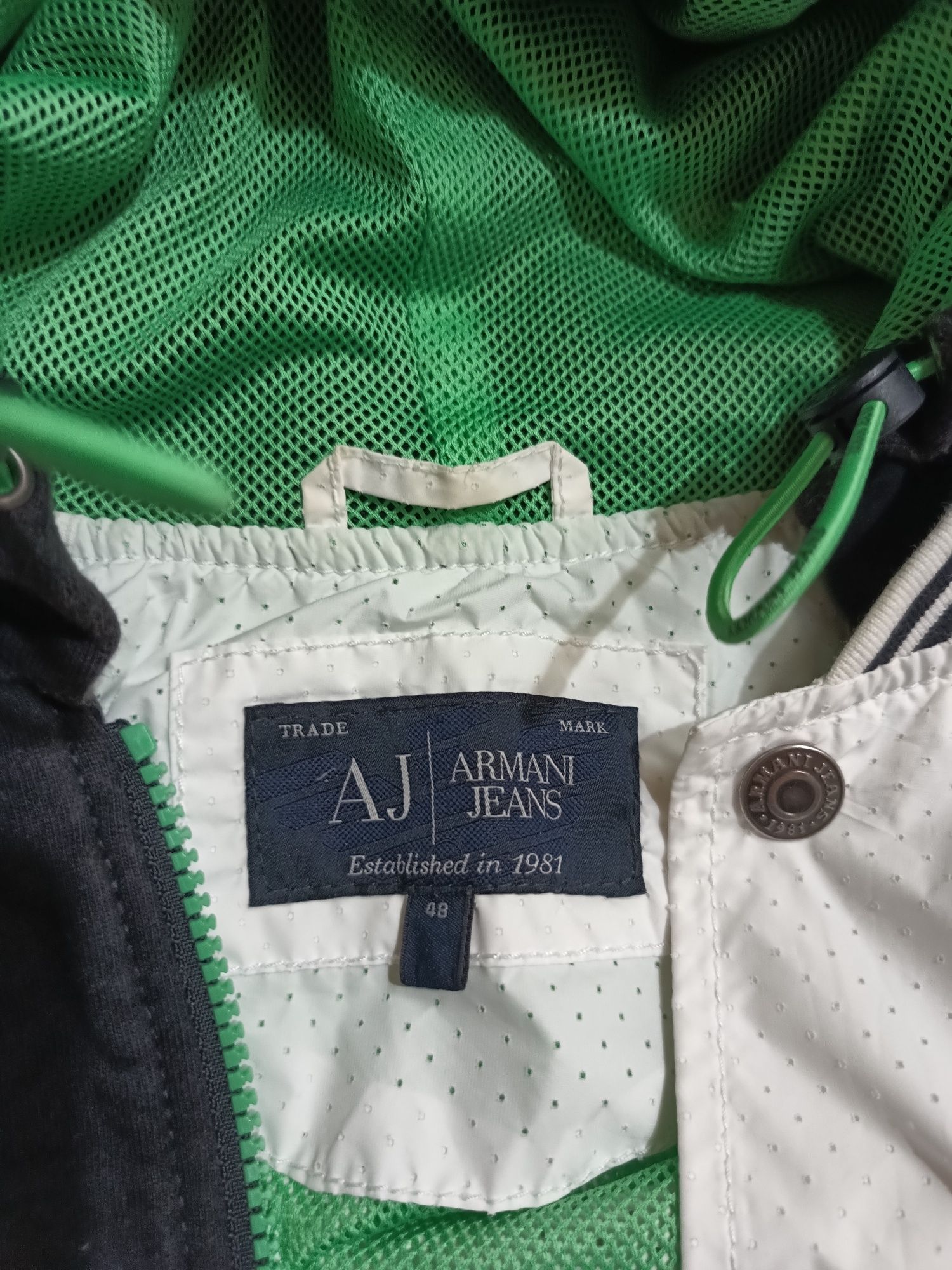 Geacă cu glugă Armani Jeans