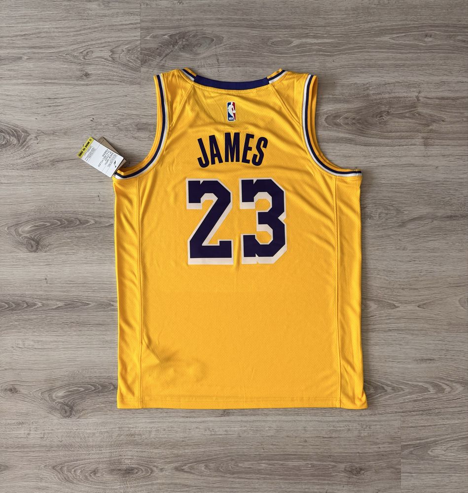 NBA Lakers / Lebron James / Nike