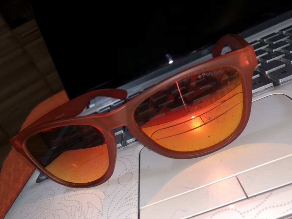 Vand ochelari soare Polaroid cu lentila  polarizată