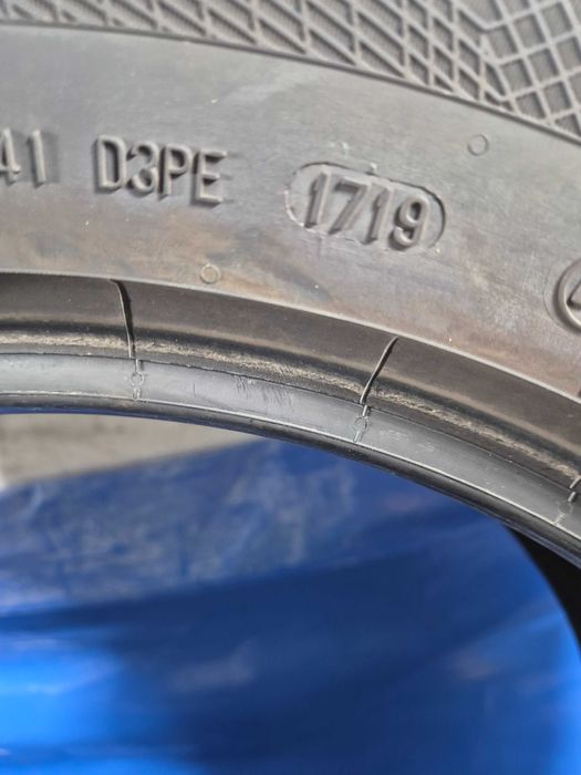 235/65/17 104h Continental