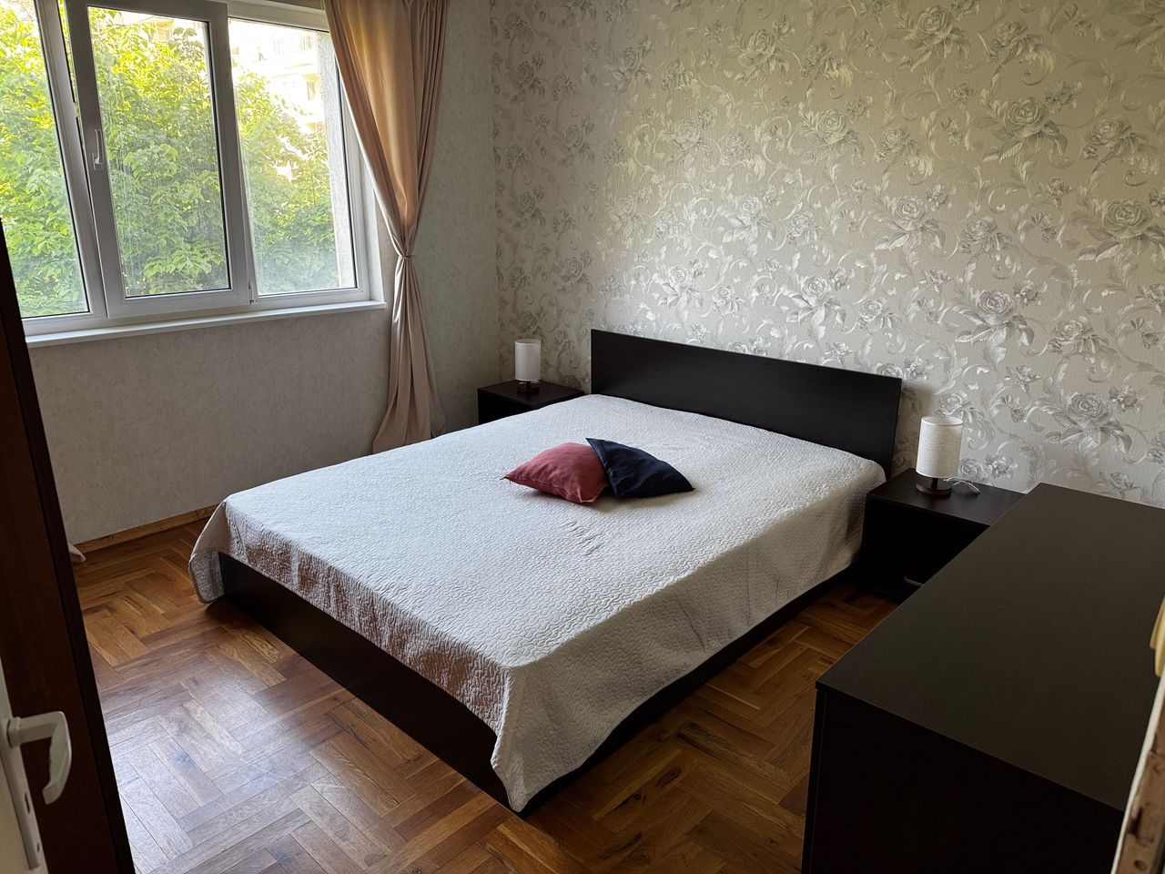 Дава се под наем Тристаен апартамент в Варна, Център - 65 кв.м за 612 € - Снимка #9