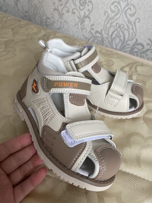 Продам новые сандали