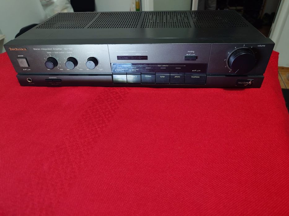 Amplificator Technics SU 700