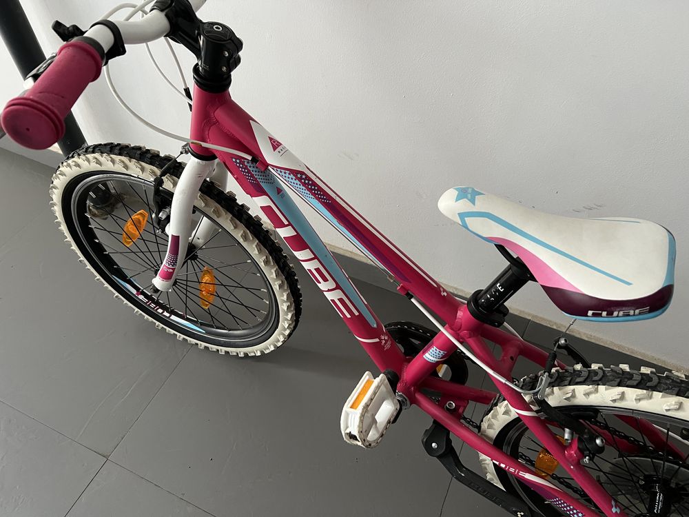 Bicicleta CUBE RACE KIDS fetite, roti 20, IMPECABILA