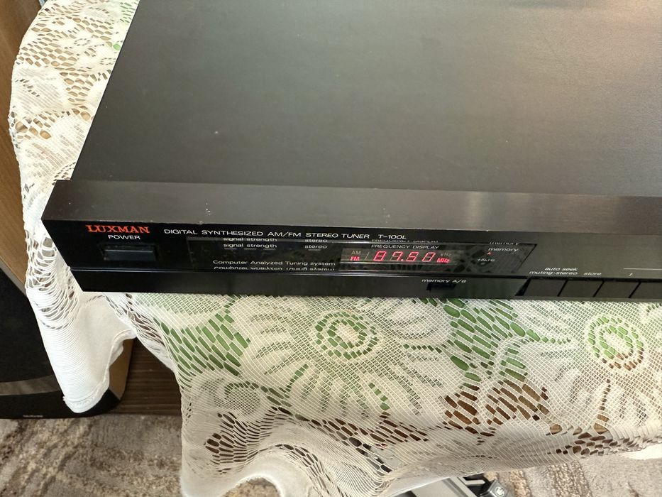 Luxman T-100l FM Тунер