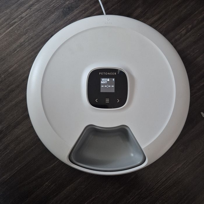 Смарт хранилка за суха и мокра храна Petoneer
