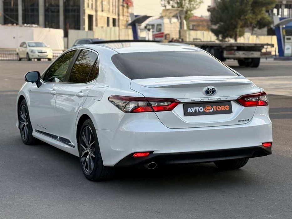 Продаётся Toyota Camry 70 Гибрит 2.5L 2022/2023 года