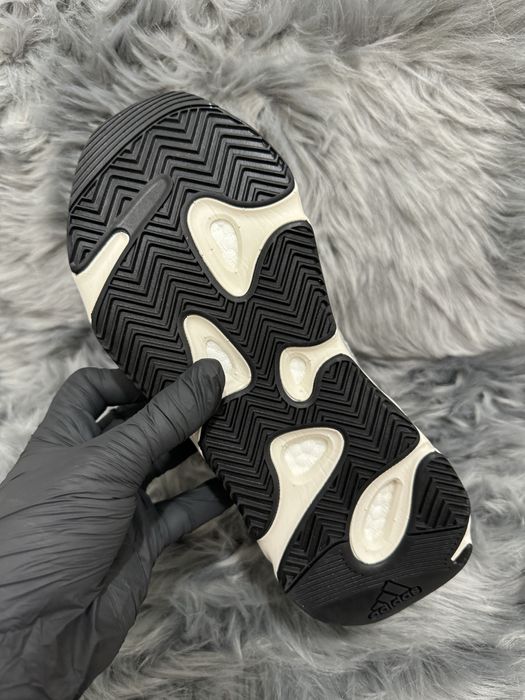 36-46 Yeezy 700 Static Reflective