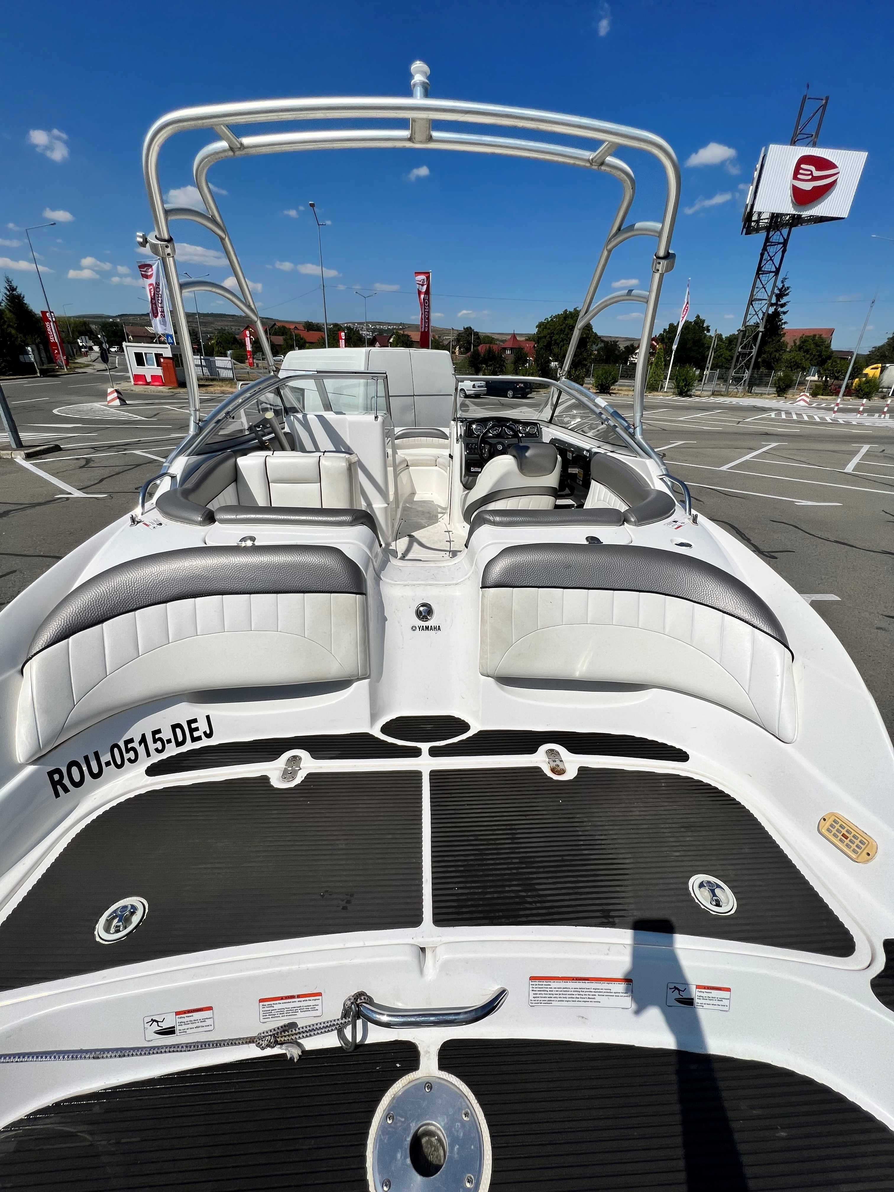 Jetboat YAMAHA AR230 - Ambarcatiune / Barca cu motor - accept schimb