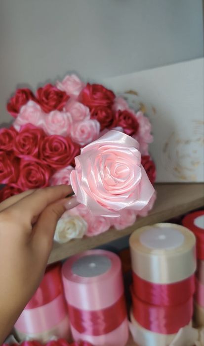 Buchet trandafiri din satin