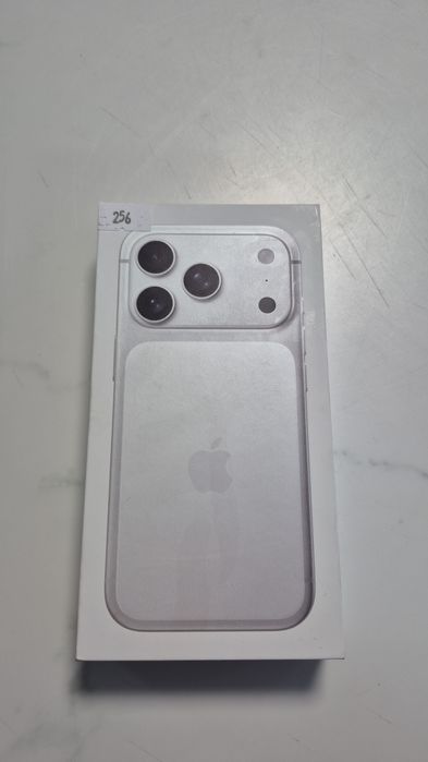 Продам айфон 17про