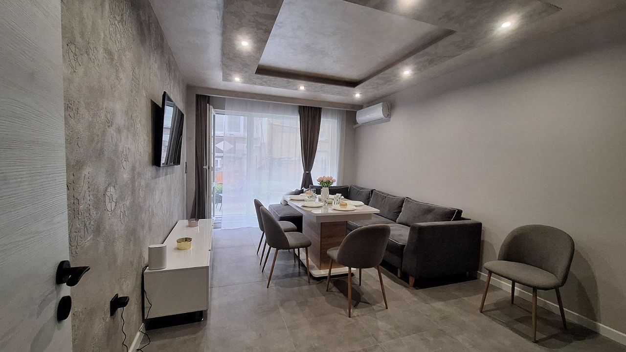 Продава се Двустаен апартамент в Бургас, Сарафово - 54 кв.м за 2408 €/кв.м - Снимка #2