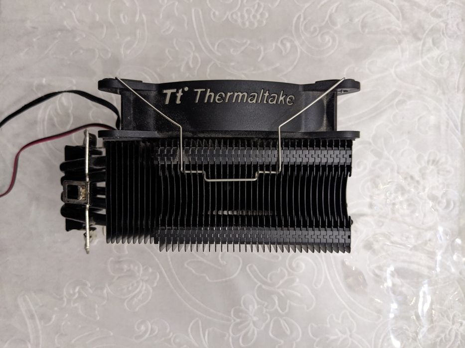 Куллер для процессора Thermaltake UX200
