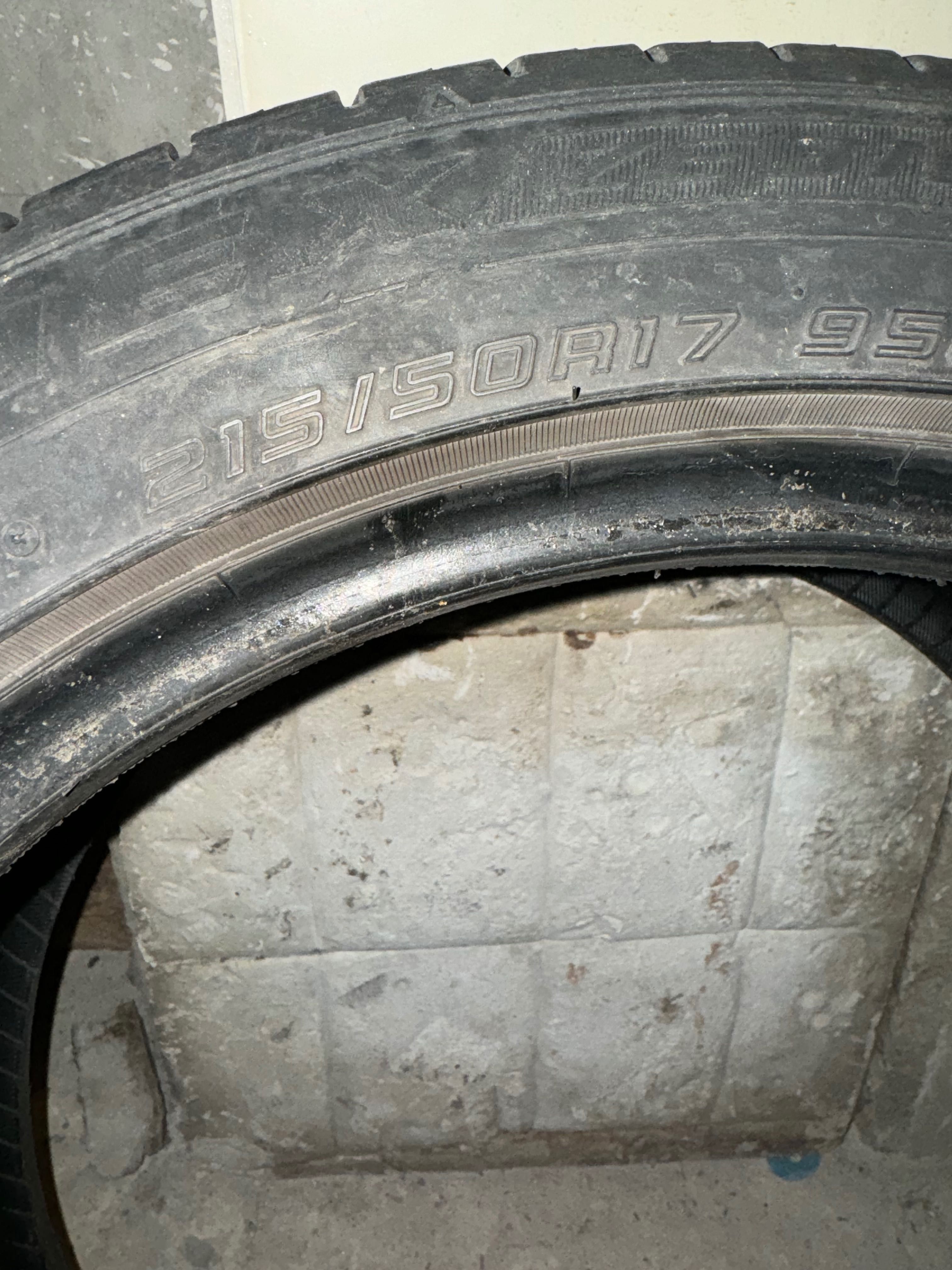 Летни гуми Falken 2 броя 215/50/17 дот 2018