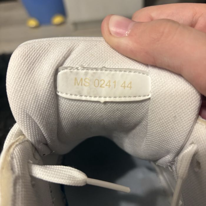 Adidasi LV Skates se vand urgent!!