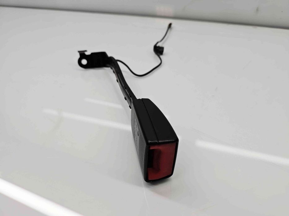 Capsa centura dreapta fata Volkswagen Golf 6 (5K1) [Fabr 2009-2013] 1