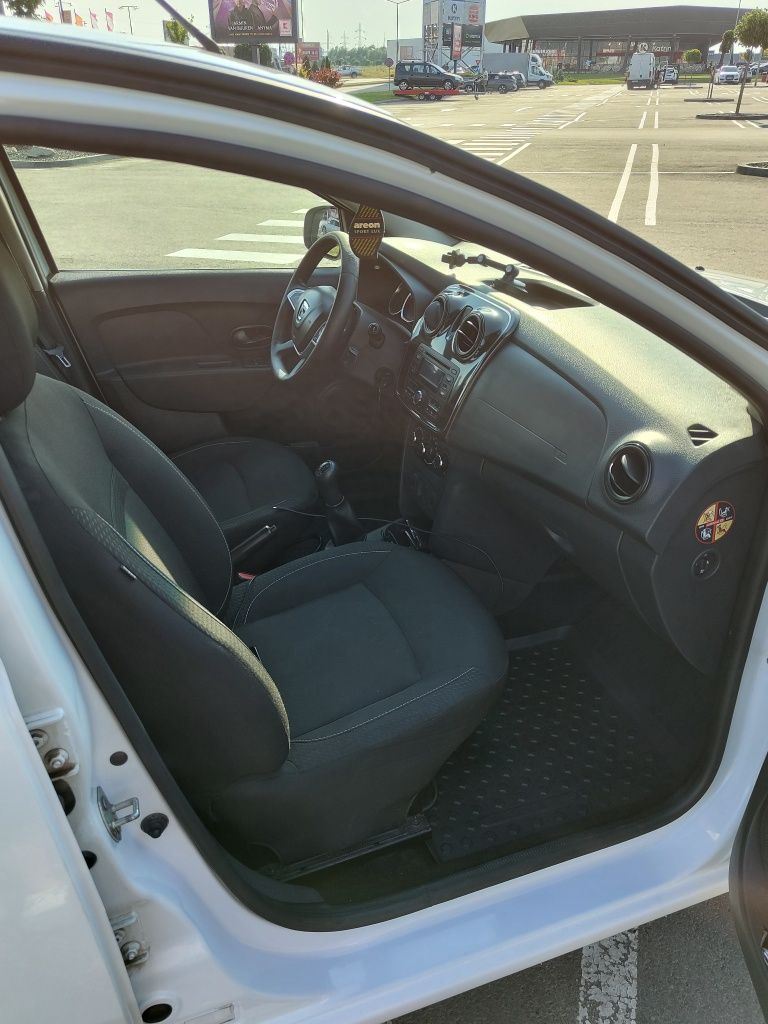 Vând Dacia Logan 2017 1.0 Sce GPL, A/C