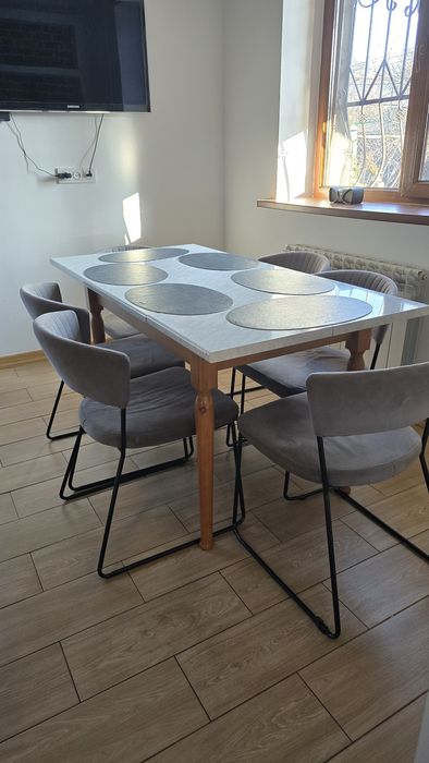 Продам стол и стулья