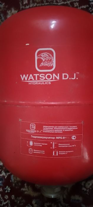 Продаётся расширительный бачок для котла.