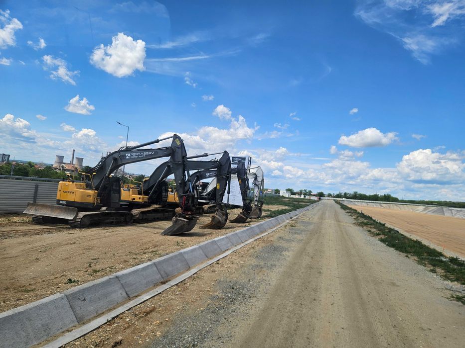 Excavator  Caterpilar